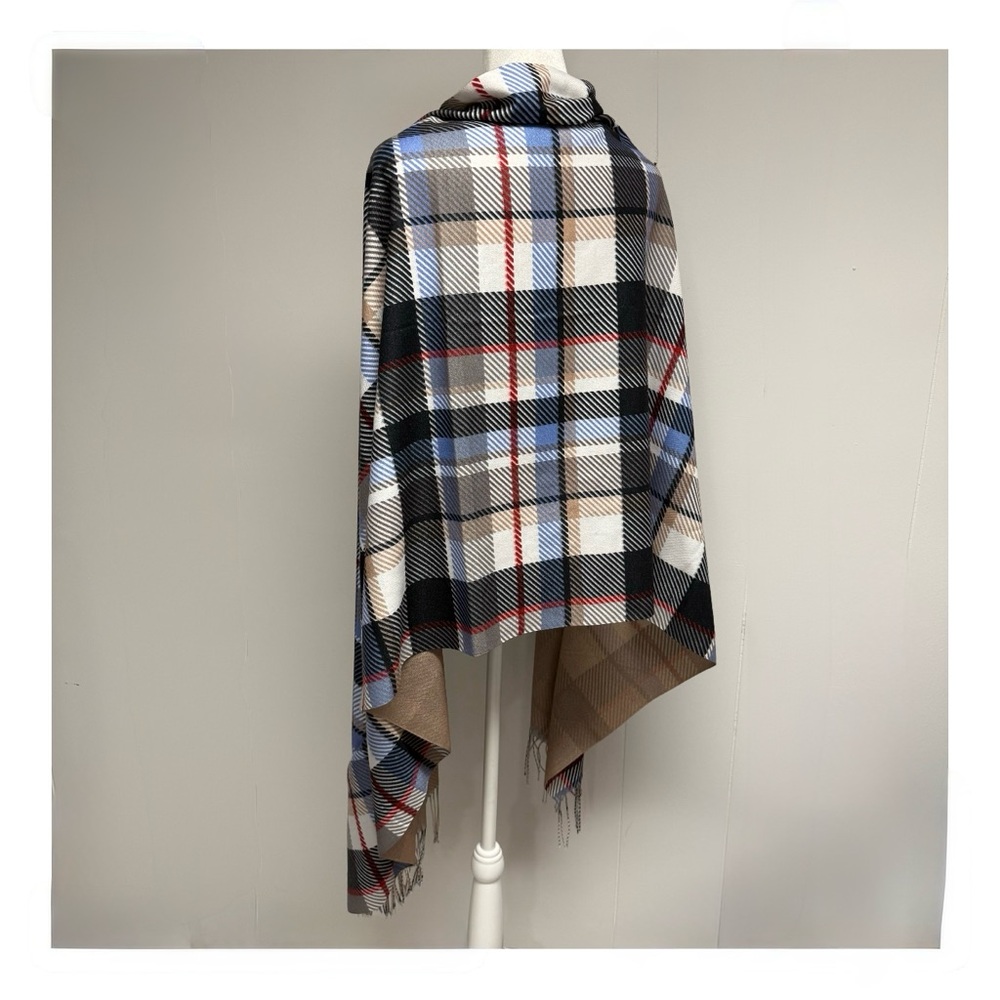 ✨ Vera Bradley Colorful Plaid Wrap - Picture 4 of 5